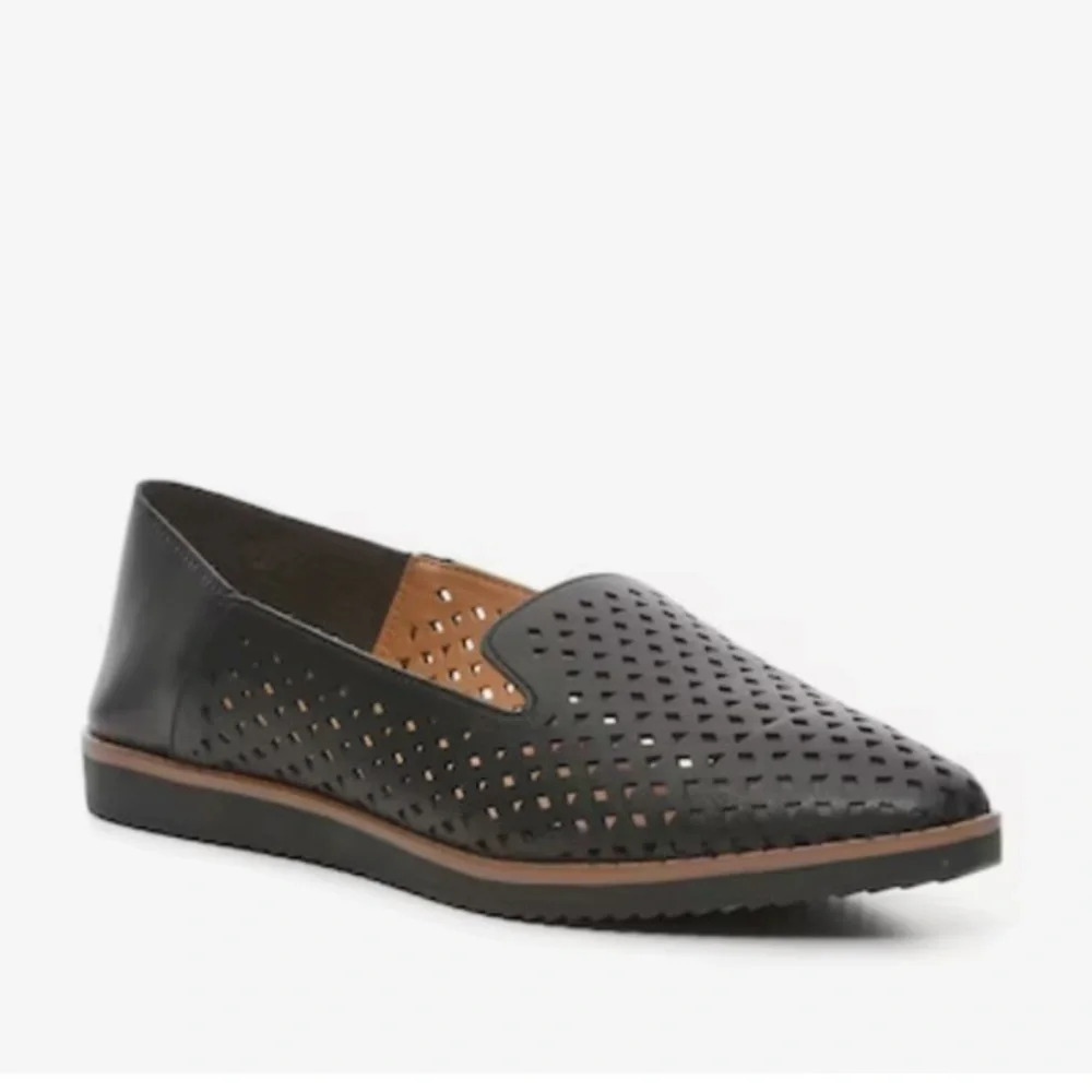 Adrienne Vittadini Perforated Flats In Excellent Like New Condition Size 10